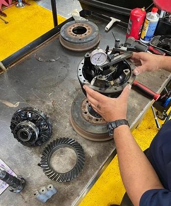 8 inch Toyota differential pinion depth measurement